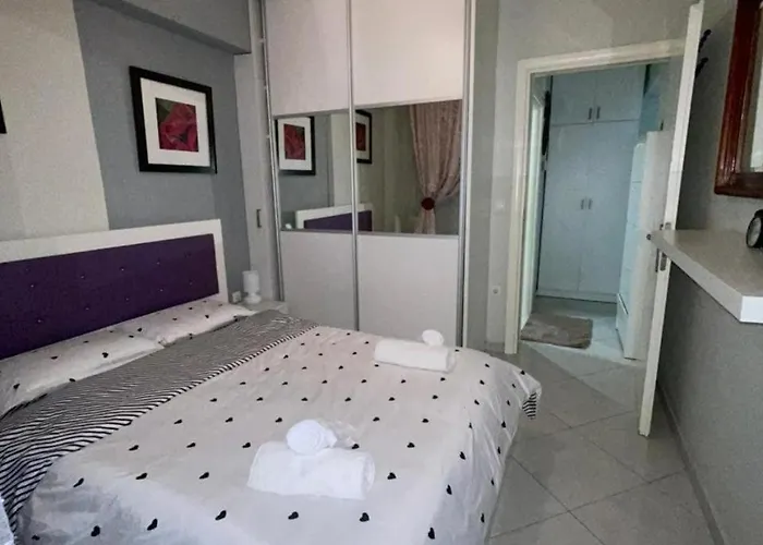Elegant In Kalamaria, Apartment