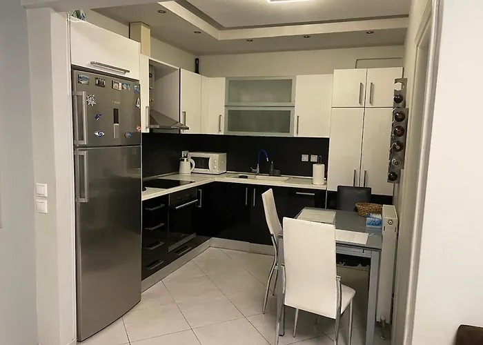 Elegant In Kalamaria, Apartment